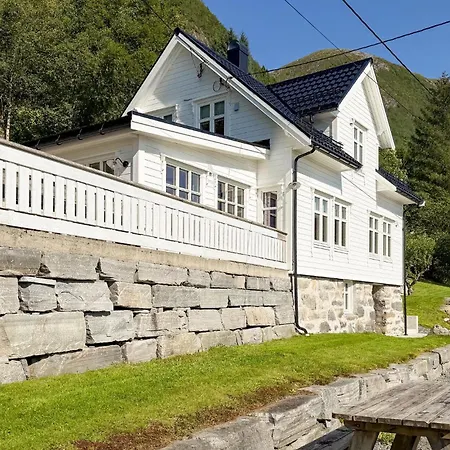 Hébergement de vacances Gorgeous In Fiskabygd With House A Panoramic View